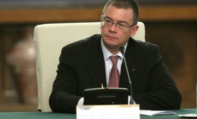 E oficial: Mihai Răzvan Ungureanu a DEMISIONAT de la SIE