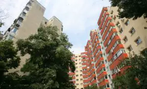 Senat: Dezvoltatorii imobiliari, scutiţi de impozitul pe clădiri până la finalizarea construcţiei şi valorificarea acesteia