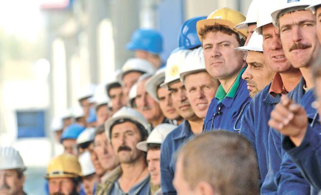 Numărul salariaților din România a scăzut anul trecut cu 90.000