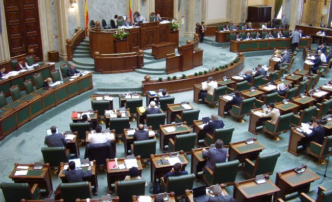 Senatul a adoptat propunerea PSD privind eliminarea a 102 taxe nefiscale