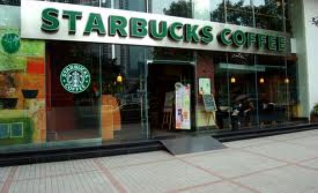 Starbucks va deschide 12.000 de unităţi pe plan global până în 2021