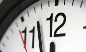România va trece la ora de vară în noaptea de sâmbătă spre duminică