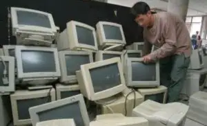 Tehnocrații de la Transporturi cumpără 360 de calculatoare