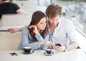 Conectarea la reţelele Wi-Fi este periculoasă. Ce trebuie să ştii