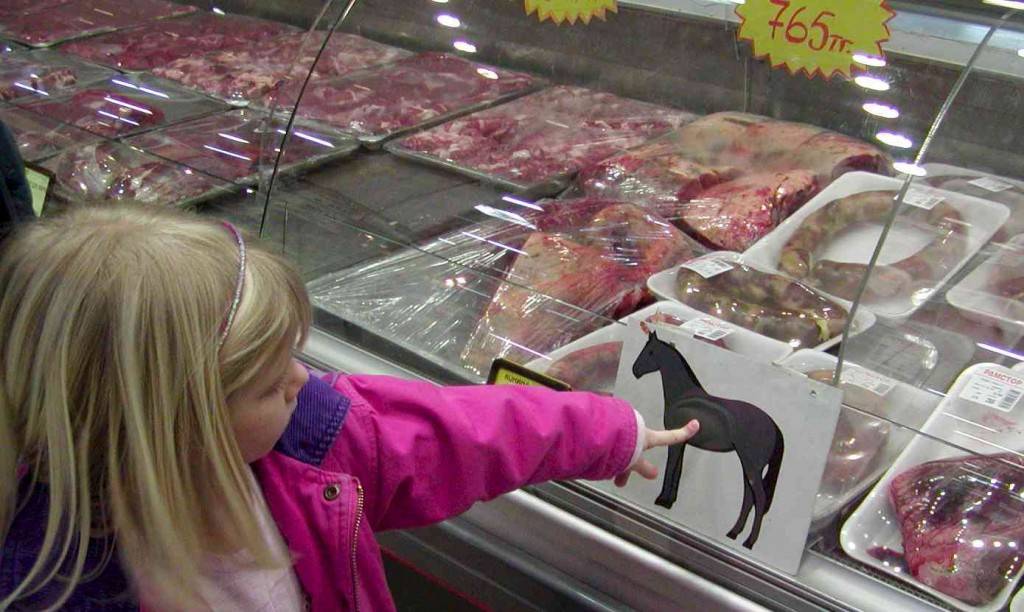 ANSVSA a iniţiat alertă în sistemul rapid după ce a descoperit carne de cal etichetată drept carne de vită