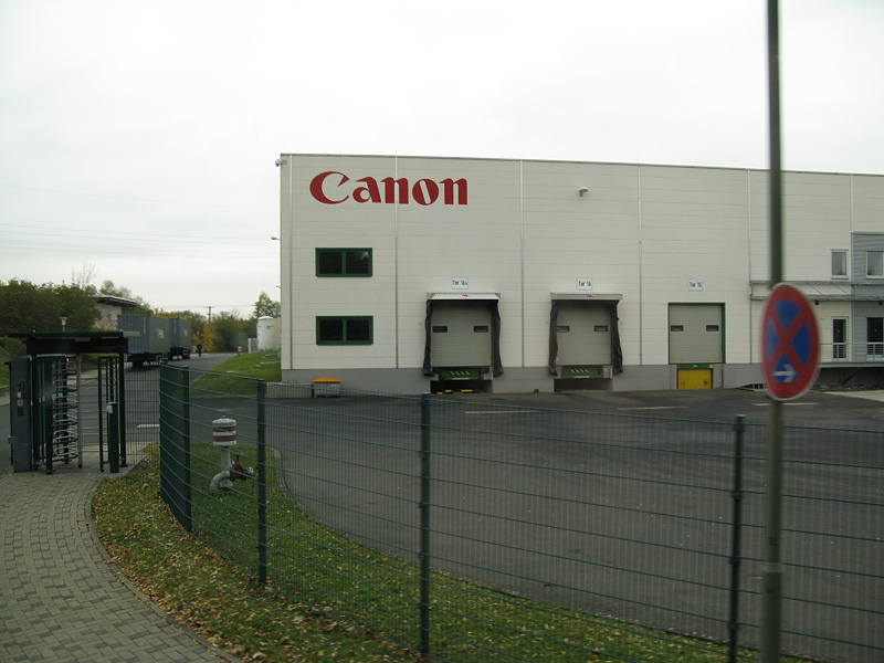 Canon donează 300 milioane de yeni în scopuri umanitare