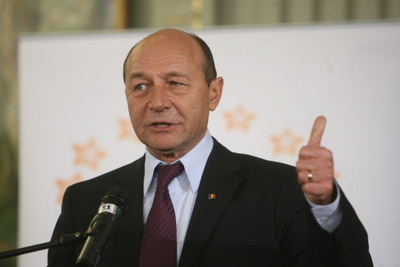 Băsescu: Viaţa în afara zonei euro este afectată. România nu poate accepta o Uniune Europeană cu două categorii de state