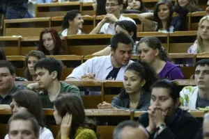 Burse de studii în Japonia pentru funcţionarii publici de până în 40 ani