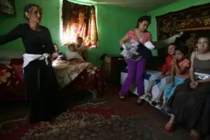 Elevii-chiulangii îşi lasă familiile fără ajutor social