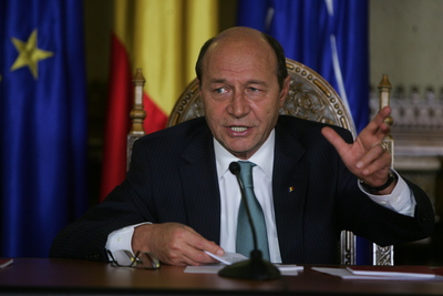 Băsescu: Două ministere n-au putut fi restructurate: Finanţele şi Internele