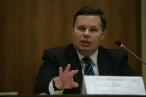 Franks: Salariul minim ar putea fi majorat, rămâne de văzut cu cât