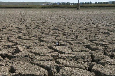 Ministerul Agriculturii combate seceta cu un set de “Recomandări privind exploatarea terenului în această toamnă”