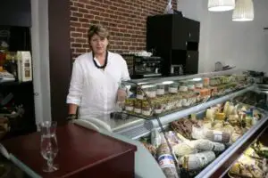 ANSVSA: Amenzi de 31.000 lei pentru nereguli constatate în unităţile din industria alimentară