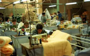 MECMA: 38 de societăţi comerciale româneşti din domeniul confecţiilor, prezente la Salonul „Who’s Next” de la Paris