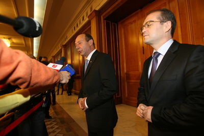 Băsescu: Emil Boc este premierul care schimbă România şi instituţiile lui Iliescu