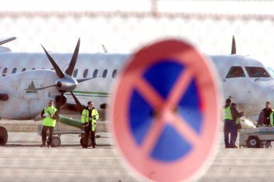 Aeroportul din Cluj acuză piloții Carpatair că au vrut să decoleze fără permisiune. Carpatair renunță la zborurile de pe acest aeroport