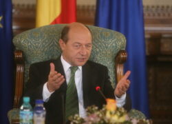 UPDATE 5: Băsescu: Proiectul de modificare a Constituției elimină prezumția caracterului licit al dobândirii averii