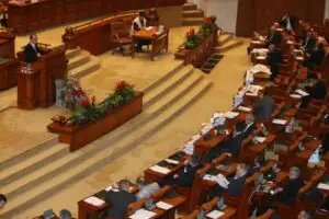 Codul dialogului social şi Legea privind salarizarea profesorilor, în vigoare