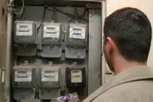 Ministrul Economiei: Preţul electricităţii nu se majorează în 2012 pentru consumatorii casnici