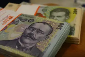 Rectificarea bugetară, negociată de Finanţe cu partenerii sociali