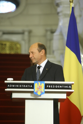Băsescu: România este interesată ca NATO să aibă deschidere către Balcanii de Vest