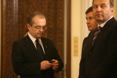 Boc şi Ialomiţeanu caută modalităţi de aplicare a modificărilor la Codul Fiscal