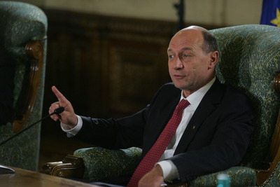 Băsescu a chemat partidele la Cotroceni pentru consultări privind reorganizarea teritorială