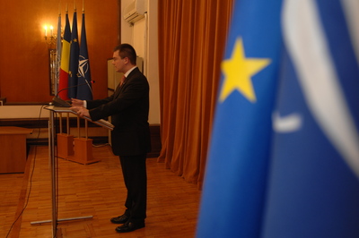 UPDATE 6: Instalarea în funcţie a miniştrilor din Cabinetul Ungureanu