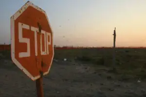 România şi Bulgaria fac presiuni la Bruxelles pentru a nu permite cetăţenilor străini să cumpere teren în cele două ţări nici după 2014