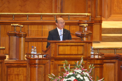 Băsescu către parlamentari: „Cele două camere se comportă ca un sistem monocameral”