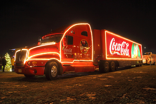 Caravana Coca-Cola străbate astăzi Bucureştiul. Află care sunt următoarele opriri!