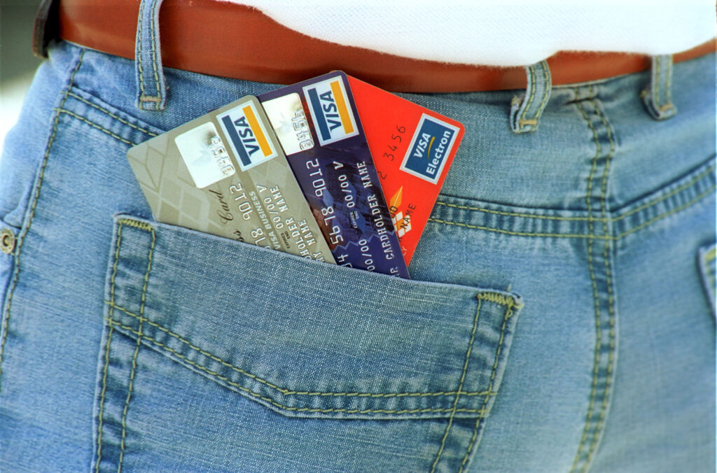 Visa: Am derulat o anchetă cu băncile pentru a ne asigura că posesorii de carduri sunt protejaţi