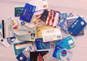 Ce spun bancherii despre limitarea comisioanelor