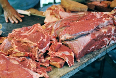 De sărbători, preţuri mai dolofane cu până la 15% la carnea de porc