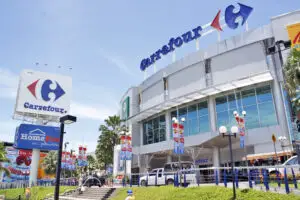 Carrefour pleacă din Grecia