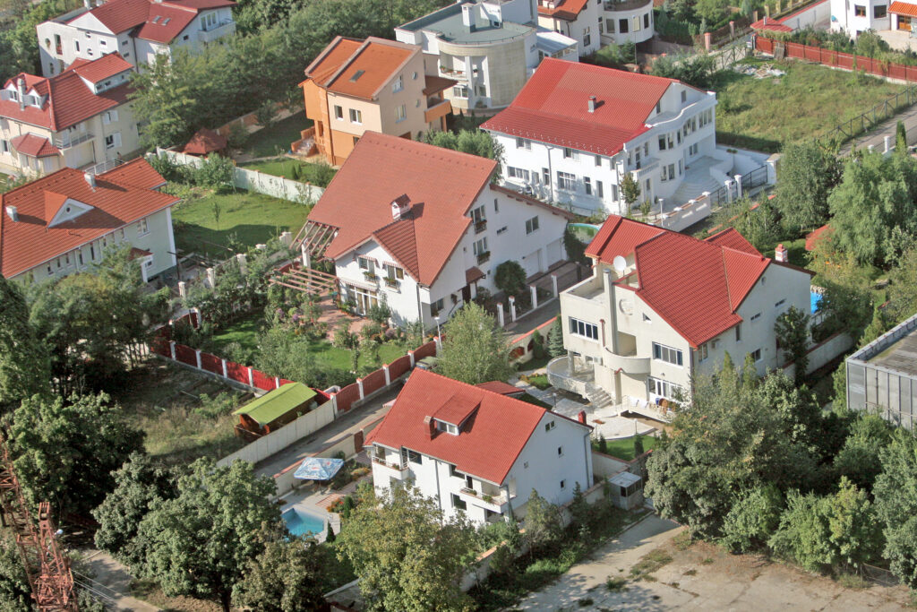 Cu cât s-au ieftinit casele şi vilele în ultimii ani de criză imobiliară