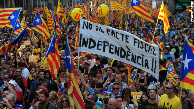 Mii de catalani în stradă în apărarea limbii proprii