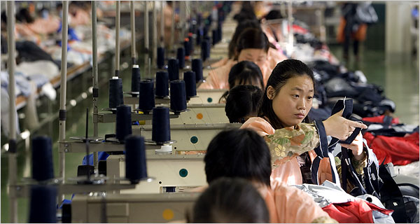 China a devenit în 2010 cel mai mare producător de bunuri din lume, detronând SUA