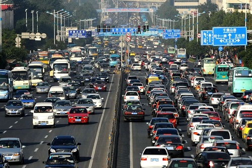 China a devenit prima ţară în care vânzările de vehicule au depăşit pragul de 20 de milioane într-un an