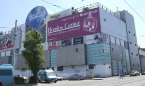 Potenţialii investitori interesaţi de achiziţia City Mall, atraşi prin reclame online