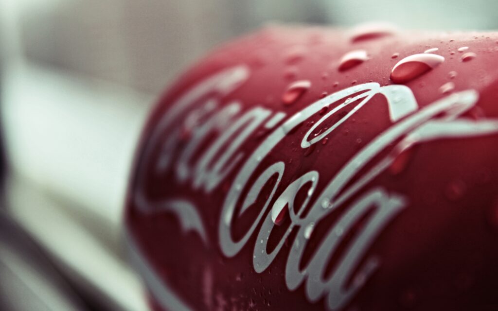 Coca-Cola nu se vinde în şcoli: În România, interzisă la vânzare prin lege