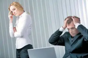 Peste 85% dintre angajaţii români nu au încredere în noul Cod al Muncii