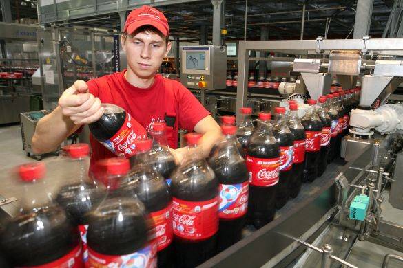 Profitul Coca-Cola Hellenic a scăzut cu 25% în primul semestru al anului