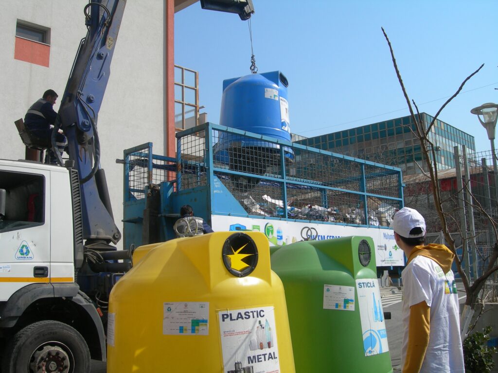 Eco-Rom a investit, în 2011, aproximativ 8 mil. de euro în colectarea selectivă a deşeurilor de ambalaje