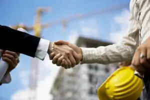 Din banii dedicaţi investiţiilor în imobiliare europene, în România ajung doar firimituri