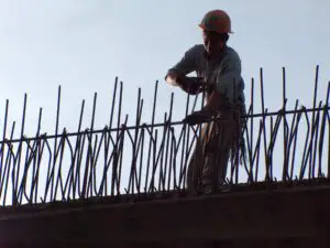 Numărul autorizaţiilor de construire, în scădere cu 3% faţă de primul trimestru din 2010