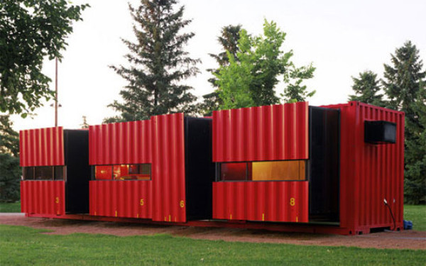 În vreme de criză, francezii transformă containerele în locuinţe