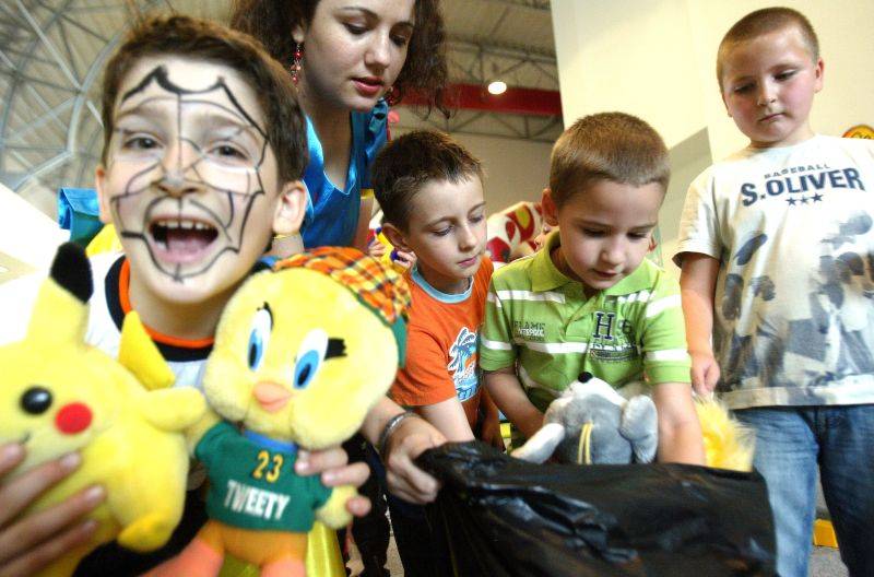 UNICEF: Copiii din România sunt cei mai expuşi riscului de sărăcie la nivel european