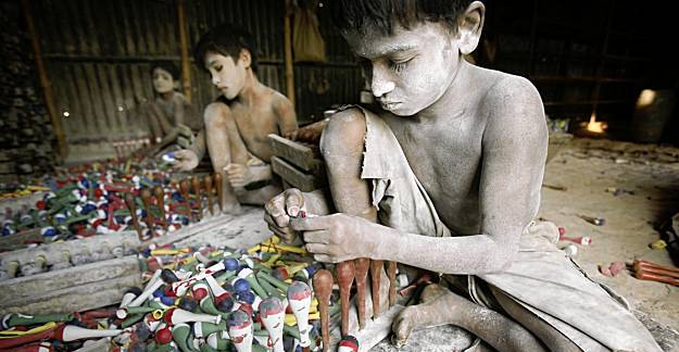INFOGRAFIC: Ce produse se fabrică prin exploatarea copiilor sau sclavagism