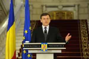Crin Antonescu: „După 30 iulie, lucrurile se aşează în privinţa cursului valutar”